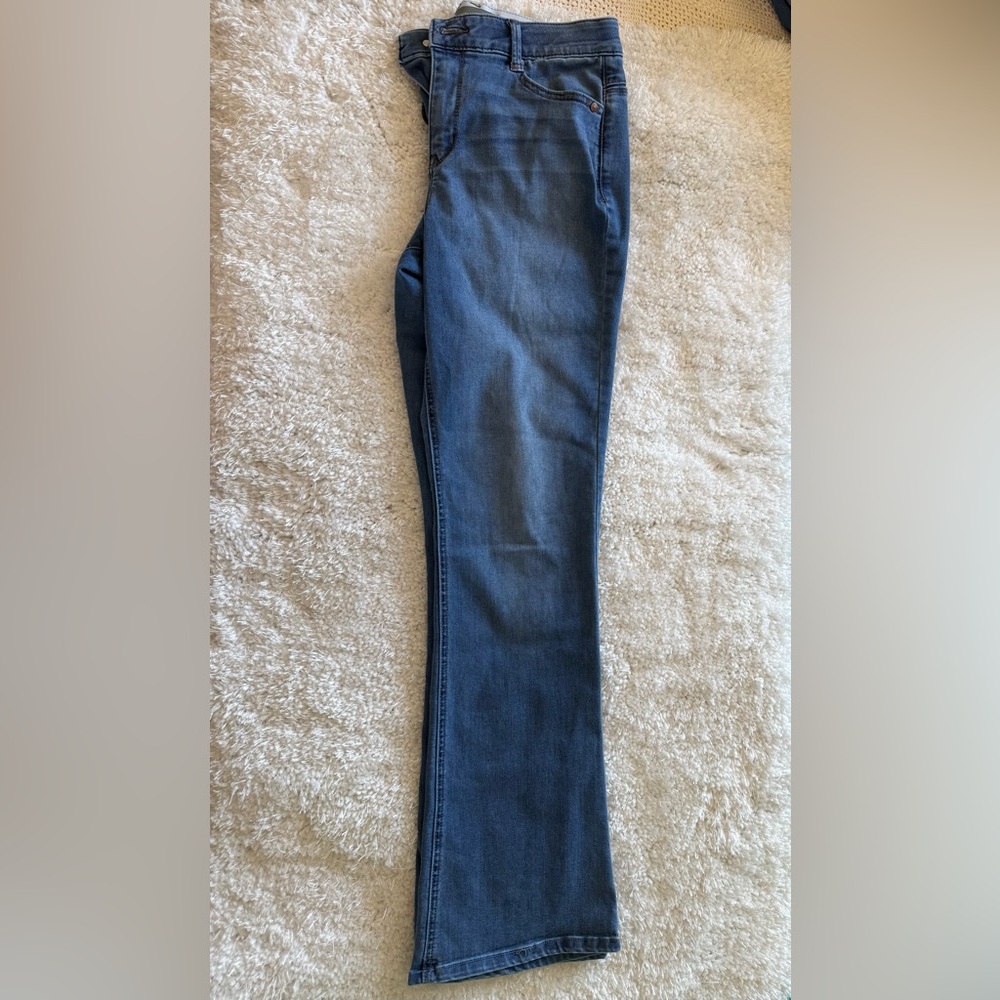Wit & Wisdom Soft Light Blue Denim Jeans - Picture 4 of 6